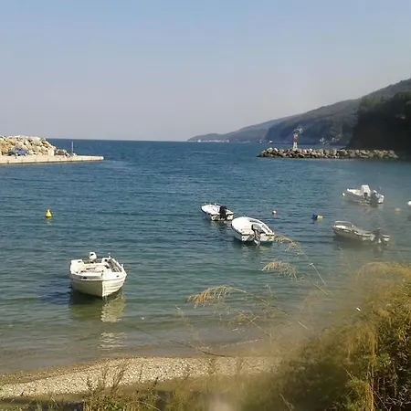 Casa de hóspedes Nissaki 3*